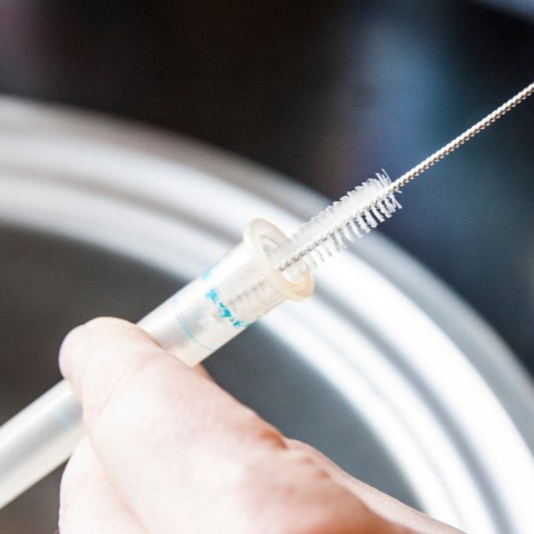 Szczoteczka do czyszczenia rurek i słomek BabyOno zestaw 4 sztuk 138 mm