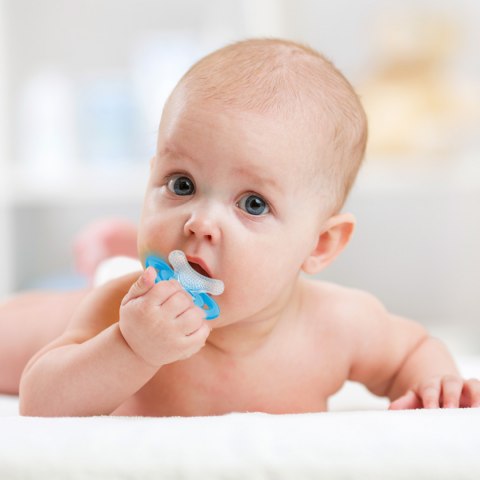 Gryzak silikonowy Babyono na ząbkowanie do chłodzenia w lodówce niebieski