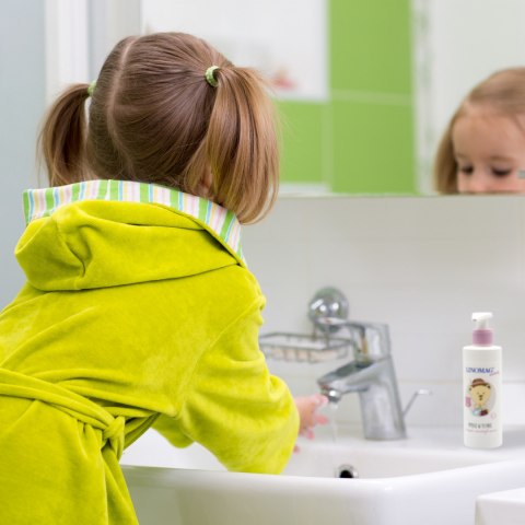 Mydło w płynie Linomag dla dzieci zapach owoców olej lniany 7m+ 200 ml Mydło w płynie Linomag dla dzieci zapach owoców olej lniany 7m+ 200 ml