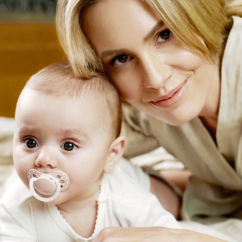 Smoczek LOVI uspokajający symetryczny silikon etui 0-2m+ 2pak 22/900girl