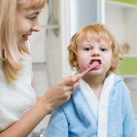 Szczoteczka do zębów i masażu dziąseł Babyono zestaw dla dzieci 3 szt. Szczoteczka do zębów i masażu dziąseł Babyono zestaw dla dzieci 3 szt.