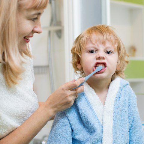 Szczoteczka do zębów i masażu dziąseł Babyono zestaw dla dzieci 3 szt. Szczoteczka do zębów i masażu dziąseł Babyono zestaw dla dzieci 3 szt.
