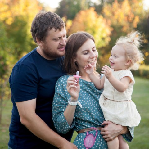 Etui na smoczek BabyOno pojemnik uniwersalny z mocowaniem do wózka różowy Etui na smoczek BabyOno pojemnik uniwersalny z mocowaniem do wózka różowy