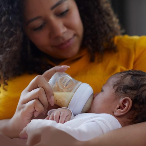 Butelka Philips Avent Natural Response antykolkowa 125 ml 0+ SCY900/01