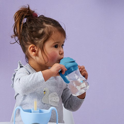 Bidon Bbox Kubek z obciążoną słomką z uchwytami zamykany do nauki 240 ml 6+ BB00508 Bidon Bbox Kubek z obciążoną słomką z uchwytami zamykany do nauki 240 ml 6+ BB00508