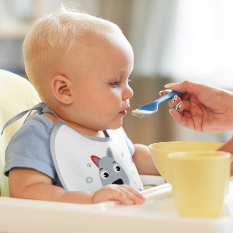 Śliniak miękki wiązany Canpol zmywalny z kieszonką szary piesek 6+ Śliniak miękki wiązany Canpol zmywalny z kieszonką szary piesek 6+
