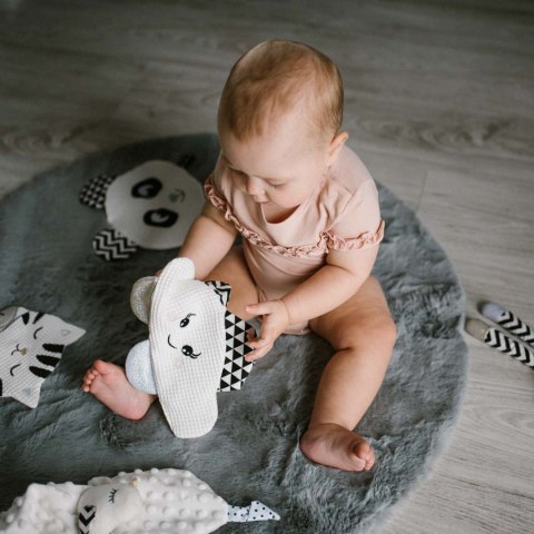BabyOno PRZYTULANKA KONTRASTOWA SZELEŚCIK Chmurka Bawełna 0+ BabyOno PRZYTULANKA KONTRASTOWA SZELEŚCIK Chmurka Bawełna 0+
