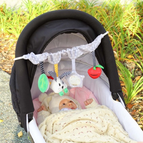 Zawieszka do wózka fotelika łóżeczka Babyono sensoryczna kontrastowa