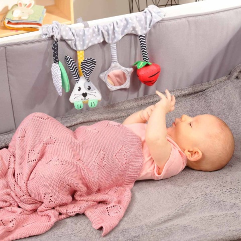 Zawieszka do wózka fotelika łóżeczka Babyono sensoryczna kontrastowa
