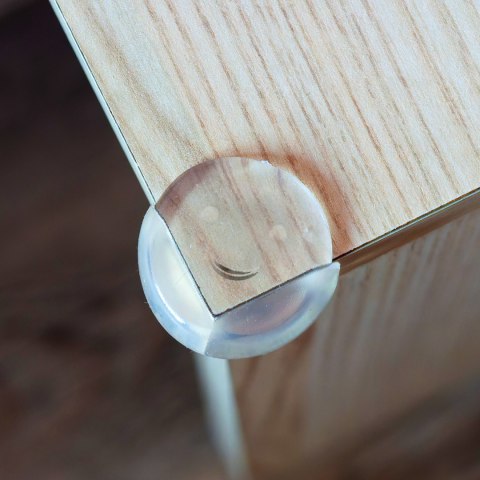 Zabezpieczenia na rogi stołów szafek Akuku silikonowe okrągłe 4 szt.