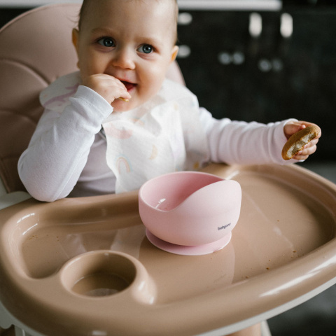 Talerzyk z przyssawką BabyOno silikonowa miseczka do nauki jedzenia różowa Talerzyk z przyssawką BabyOno silikonowa miseczka do nauki jedzenia różowa