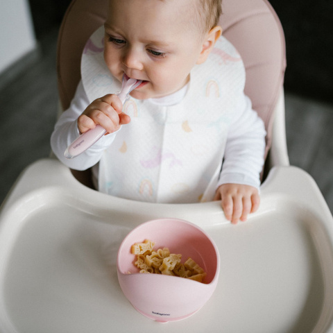 Talerzyk z przyssawką BabyOno silikonowa miseczka do nauki jedzenia różowa Talerzyk z przyssawką BabyOno silikonowa miseczka do nauki jedzenia różowa
