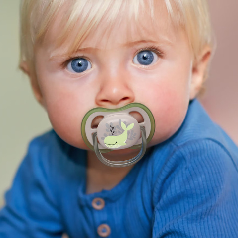 Philips Avent Smoczek uspokajający symetryczny Ultra Air 6+ 2pak morski Philips Avent Smoczek uspokajający symetryczny Ultra Air 6+ 2pak morski