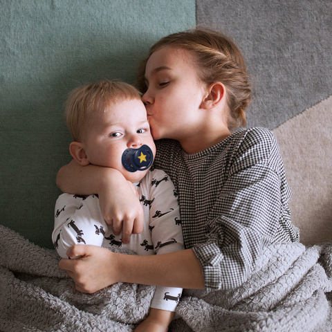 Smoczek LOVI uspokajający symetryczny silikon etui 18m+ 2pak 22/895_blue