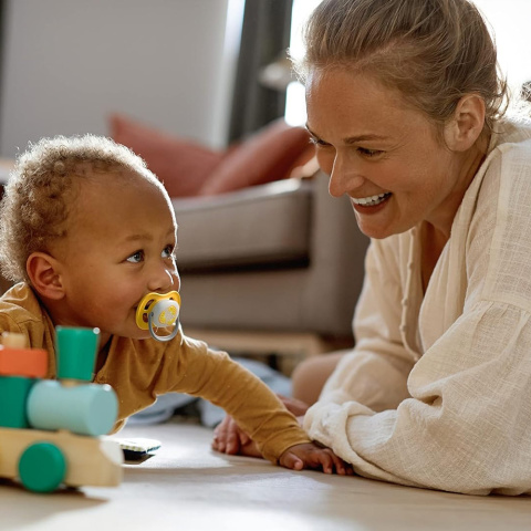 Philips Avent Smoczek uspokajający symetryczny Ultra Air 6+ 2pak SCF080/18 Philips Avent Smoczek uspokajający symetryczny Ultra Air 6+ 2pak SCF080/18