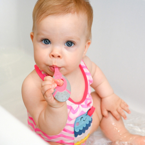 Szczoteczka do zębów dla dzieci Akuku do nauki mycia miękka różowa 0-2l