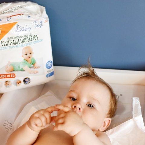 Podkłady do przewijania Akuku jednorazowe sensitive 40 x 60 cm 4 x 15 szt