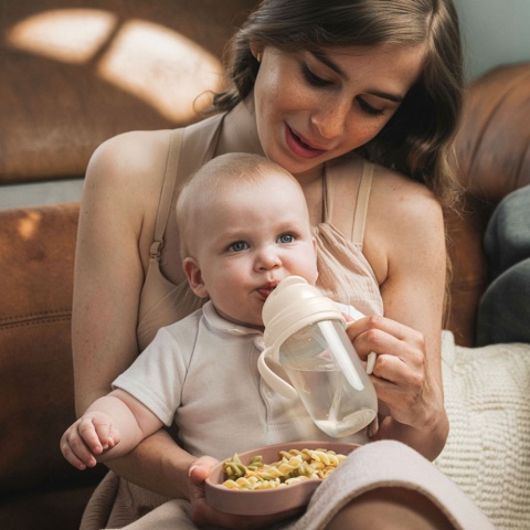 Bidon dla dzieci Canpol składana słomka z odważnikiem 270 ml 6+ kremowy