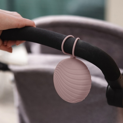 Etui na smoczek BabyOno pojemnik silikonowy zamykany na suwak różowy