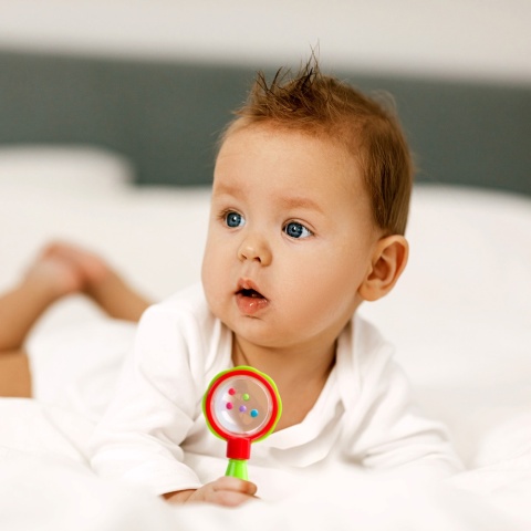 Grzechotka Canpol lekka dla niemowląt sztanga czerwono-zielona 0+