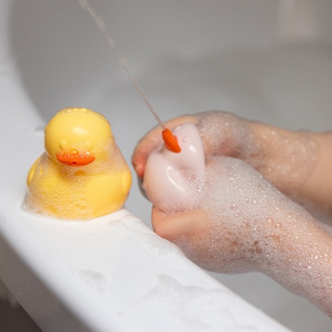 Zabawki do kąpieli dla dzieci BabyOno gumowe kaczuszki 3 szt. 3 kolory 3+