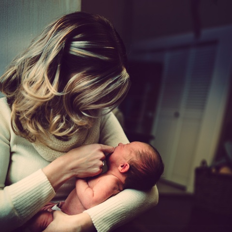 Podpaski poporodowe ze skrzydełkami Canpol na noc oddychające 8 szt.