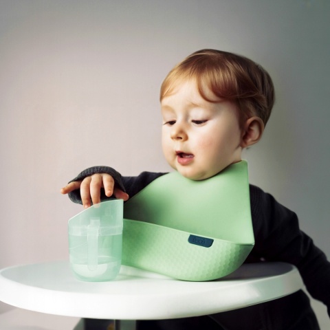 LOVI Kubek treningowy do nauki picia z uchwytami Genius 150 ml 6+ zielony