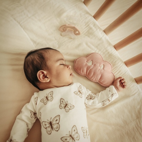 Gryzak silikonowy Babyono na ząbkowanie do chłodzenia w lodówce beżowy