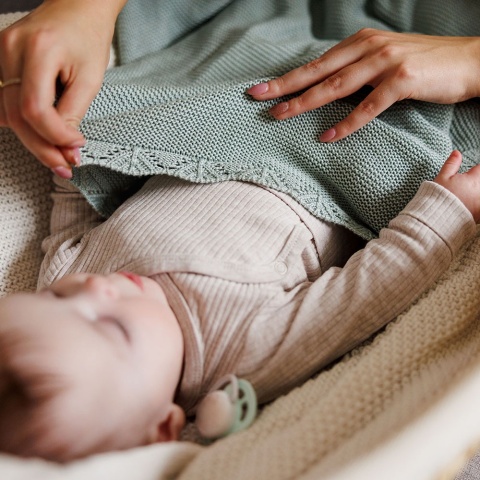 Koc bambusowy dla niemowląt i dzieci hipoalergiczny BabyOno 75x100 szałwia