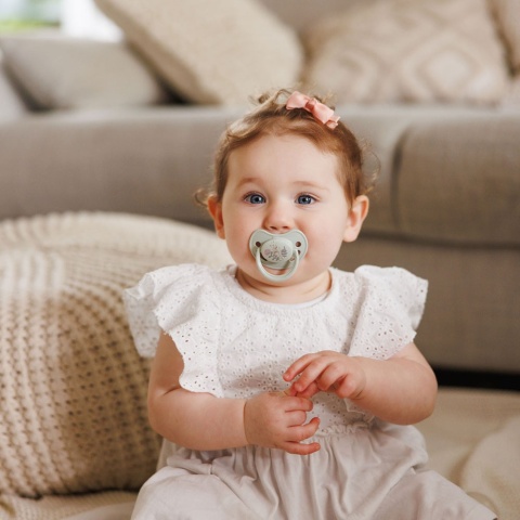 Smoczek uspokajający anatomiczny BabyOno silikon świeci 6m+ 2pak sage ecru