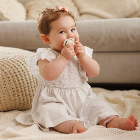 Smoczek uspokajający symetryczny BabyOno silikon świeci 6m+ 2pak sage ecru