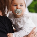 Smoczek uspokajający symetryczny BabyOno silikon świeci 6m+ 2pak sage ecru