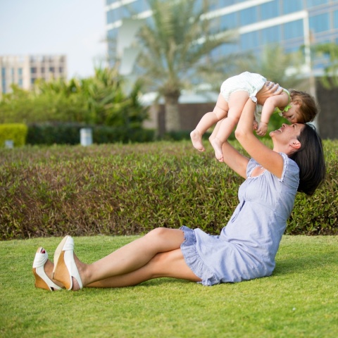 Majtki poporodowe Babyono wielorazowe przewiewne delikatne 100 cm L 2pak
