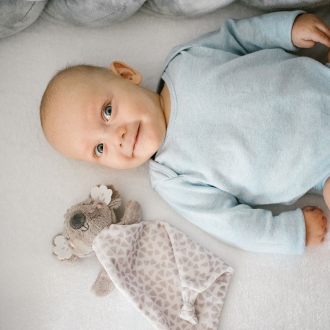 Zabawka sensoryczna przytulanka pluszak kocyk grzechotka Babyono Koala Coco