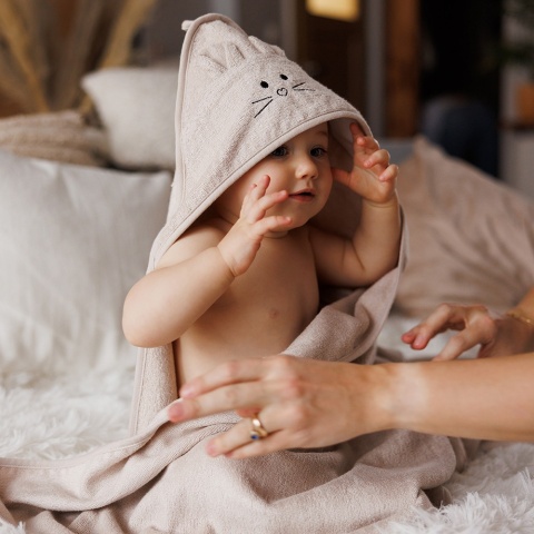 Ręcznik kąpielowy Babyono dla dzieci z kapturem hipoalergiczny 100x100 beż