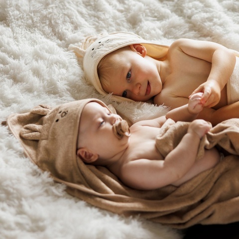 Ręcznik kąpielowy Babyono dla dzieci z kapturem hipoalergiczny 100x100 ecru