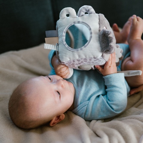 Zabawka sensoryczna kostka Babyono miś Koala Coco grzechotka lusterko plusz