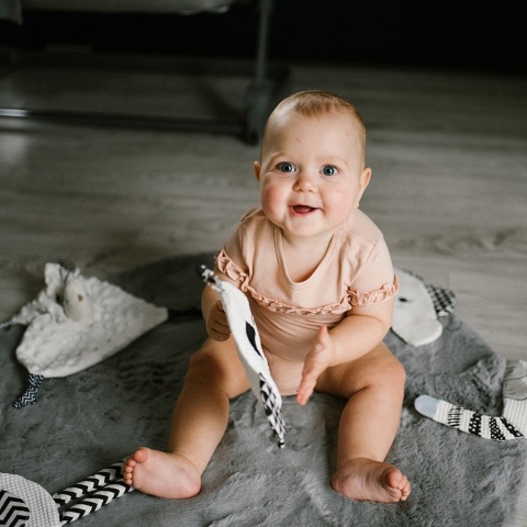 Przytulanka Babyono miękka kontrastowa szeleszcząca bawełniana panda 0+